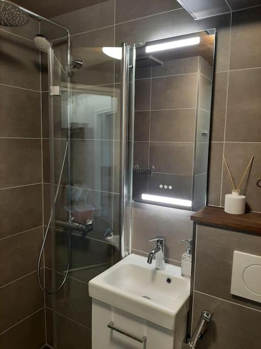 Kaski, Three-room In A Prime Location, Free Parking * Tampere