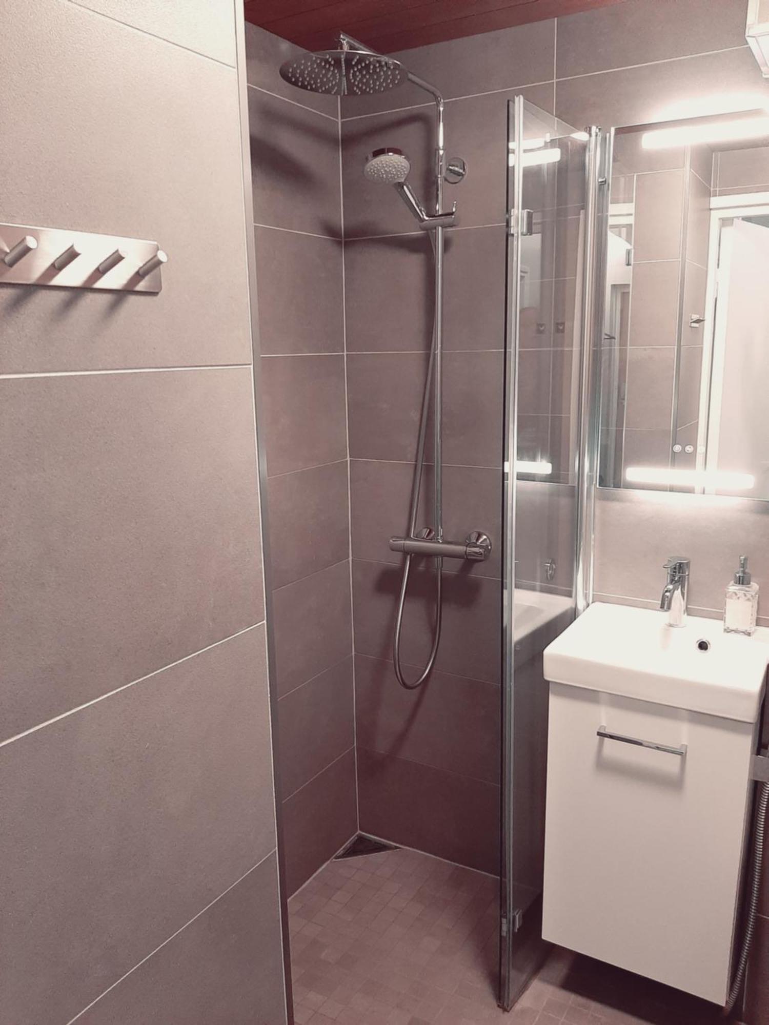 Apartment Kaski, Three-room In A Prime Location, Free Parking *